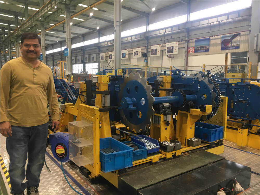 Side panel double assembly tooling