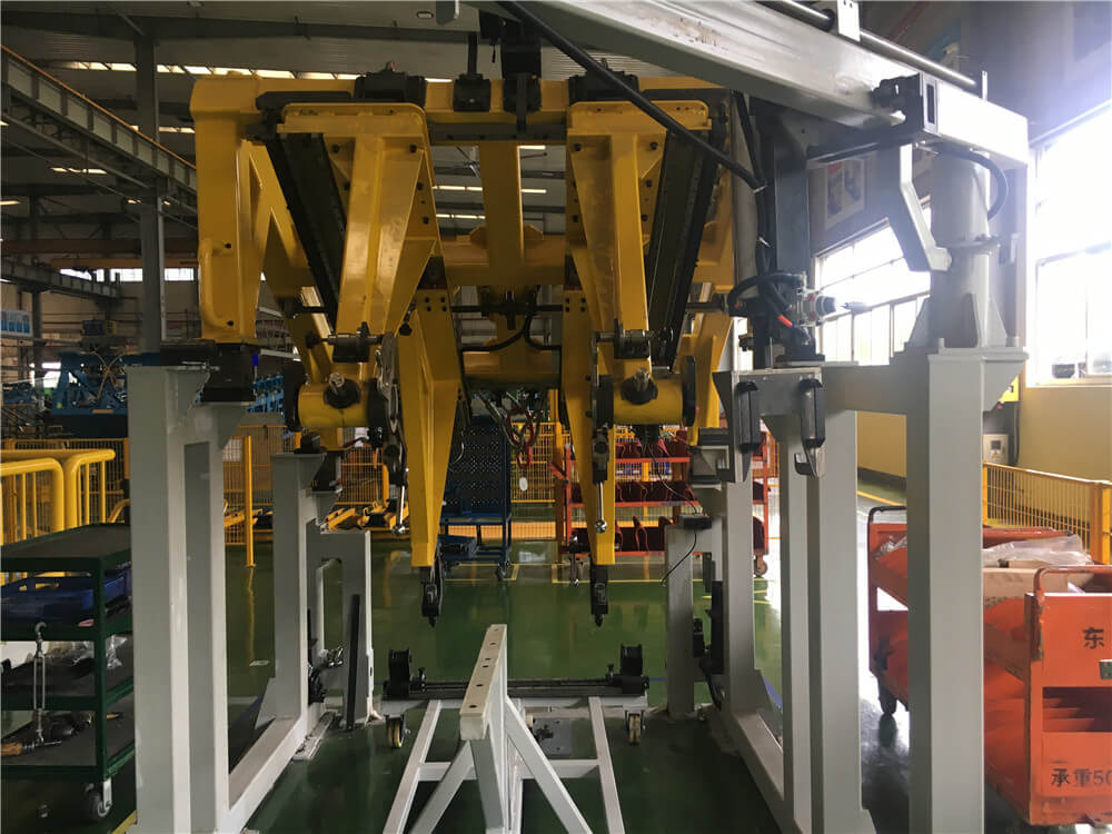 Upper head spreader